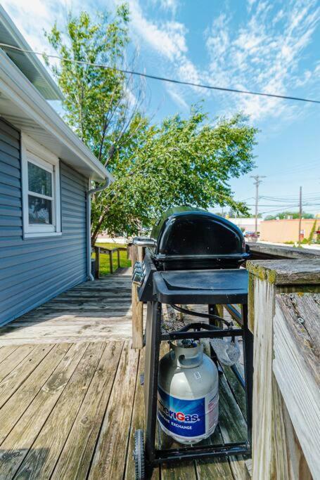 Huskers - Foosball - Billiards - Sun Porch Villa Lincoln Exterior foto